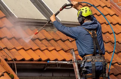 Démoussage et hydrofuge de toiture à Logrian-Florian